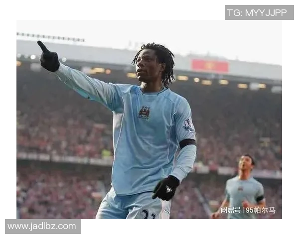 足球明星在赛场上踢球时是否会化妆揭秘他们的真实状态与形象管理